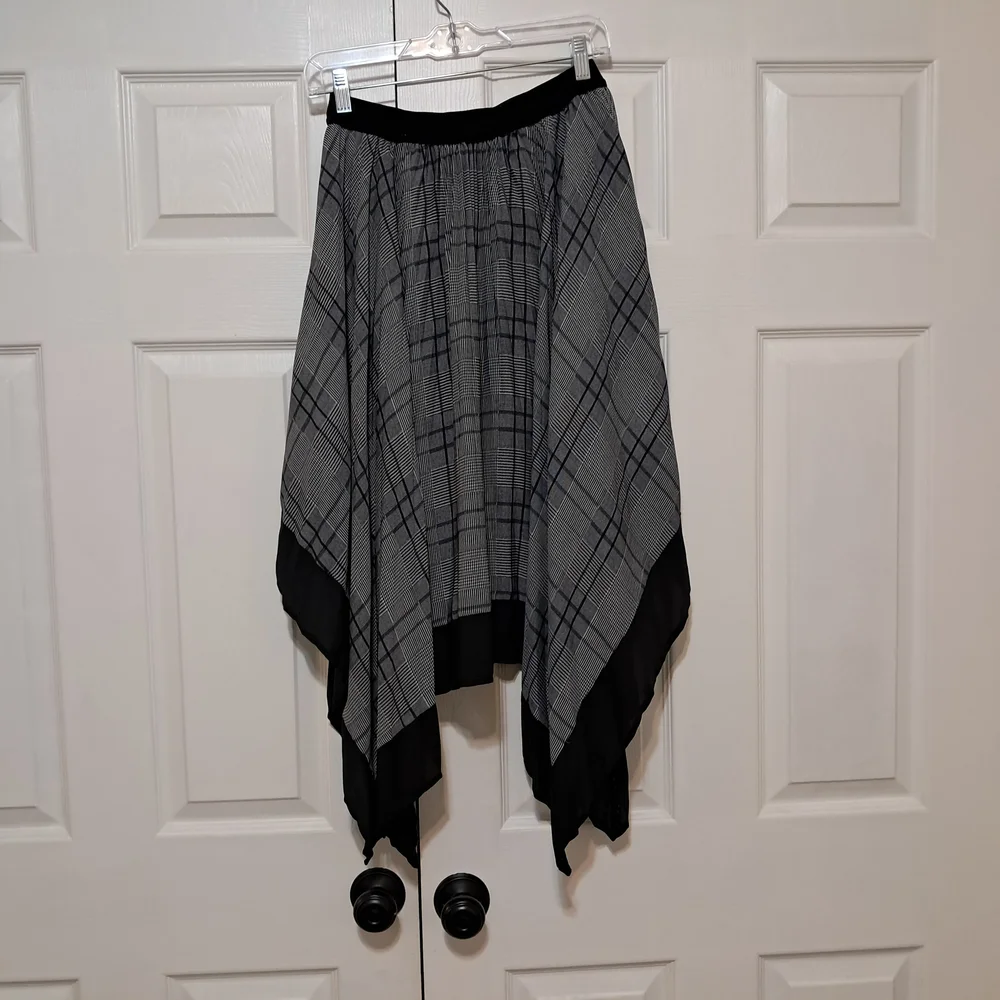 Laundry By Shelli Segal Black and Gray Plaid Midi Skirt - Picture 3 of 3